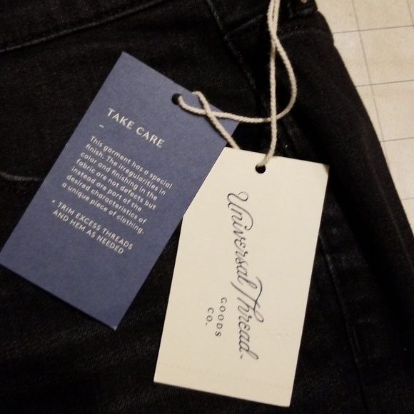 NWT Universal Thread High Rise Midi Jean Shorts - Picture 4 of 8